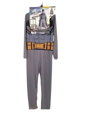 DC Batman boy Halloween costume Large 10-12 Large cape mask one piece jumpsuit